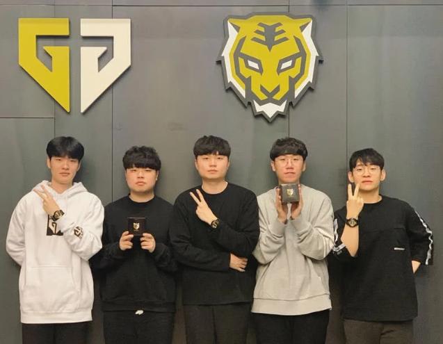 东契奇：欧洲魔术师，年少成名的天才！